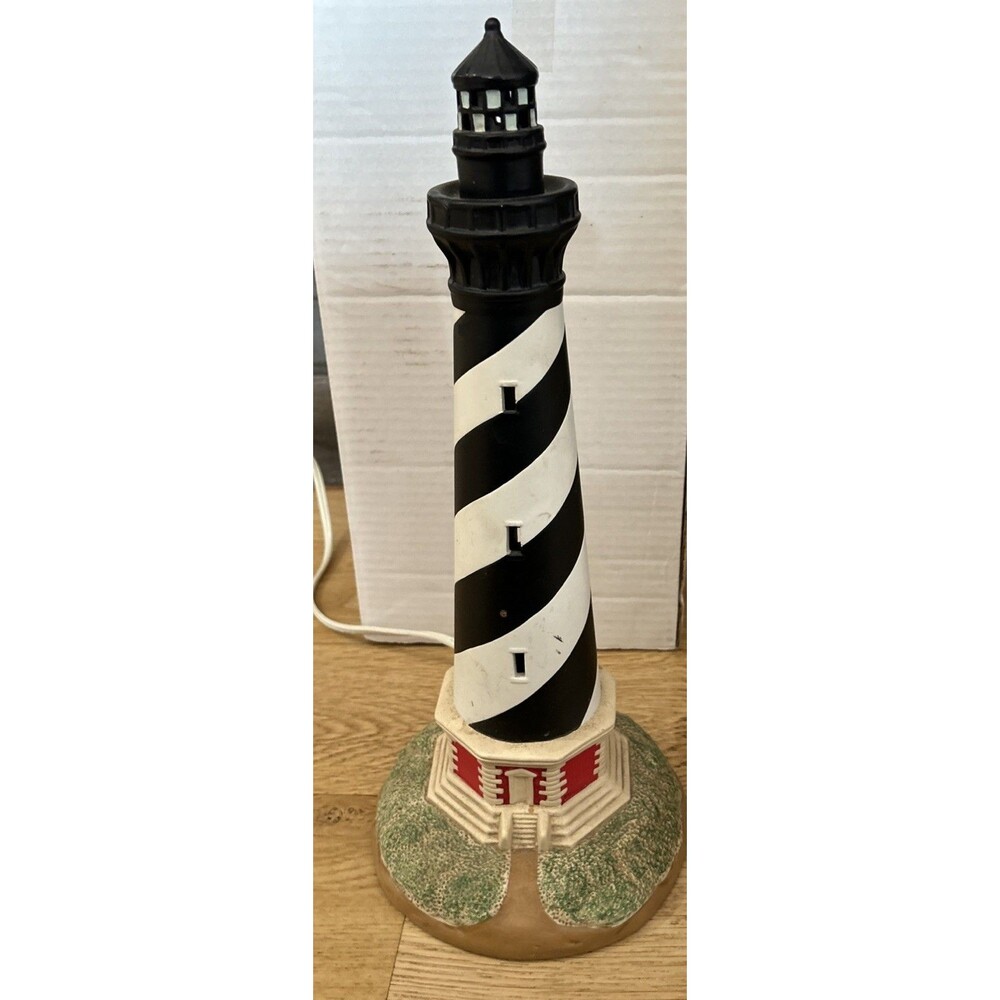 1998 Lefton Cape Hatteras NC LIGHTHOUSE Lights Up, 1870, Height 14” Has Box